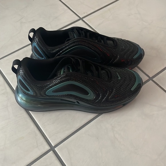 Nike Air Max - Picture 2 of 5